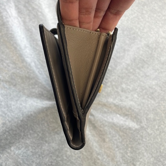 Authentic FENDI Peekabo Gray Beige Roman Leather Long Wallet Made in Italy - Picture 5 of 14